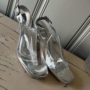 Valenti Franco Womens Clear Chunky Heel Peep Toe Lucite Sandals